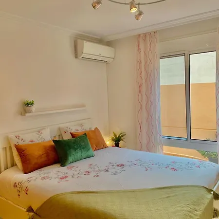 Willa Seaview - Pool, Air Con, Office Ready *