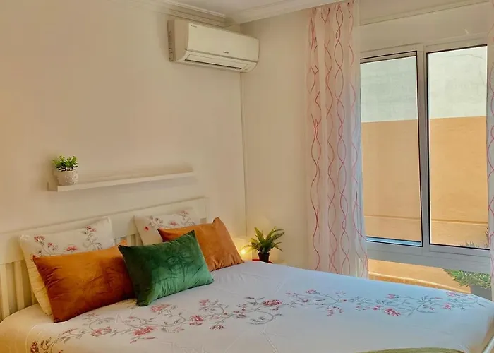 Willa Seaview - Pool, Air Con, Office Ready *